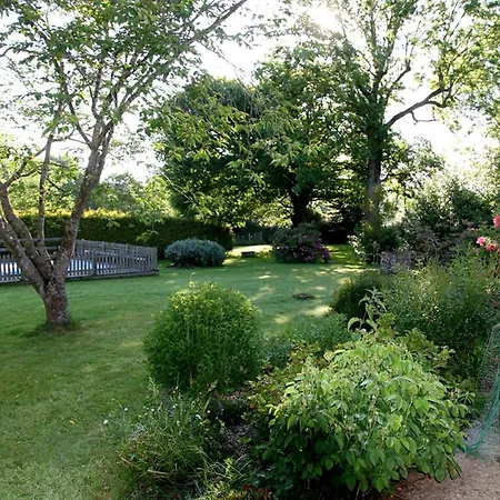 Au Figuier Du Gue Bed & Breakfast