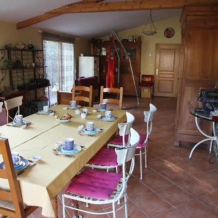Bed & Breakfast Au Figuier Du Gue *